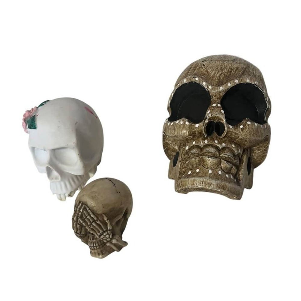 Halloween Decor 3 Fake Skulls Various Sizes FLAWS